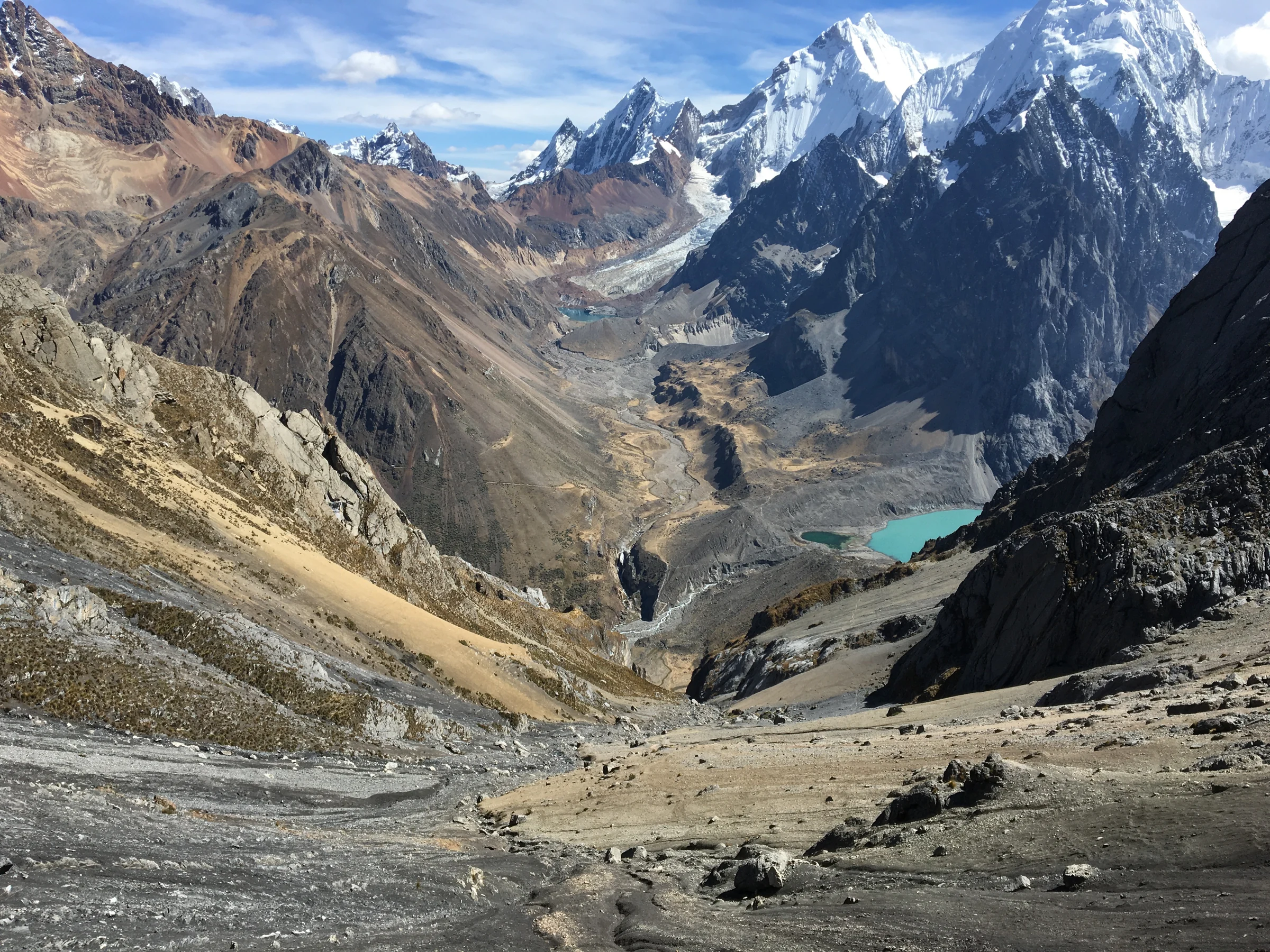 Laguna y cumbres de la Cordillera Huayhuash, Perú