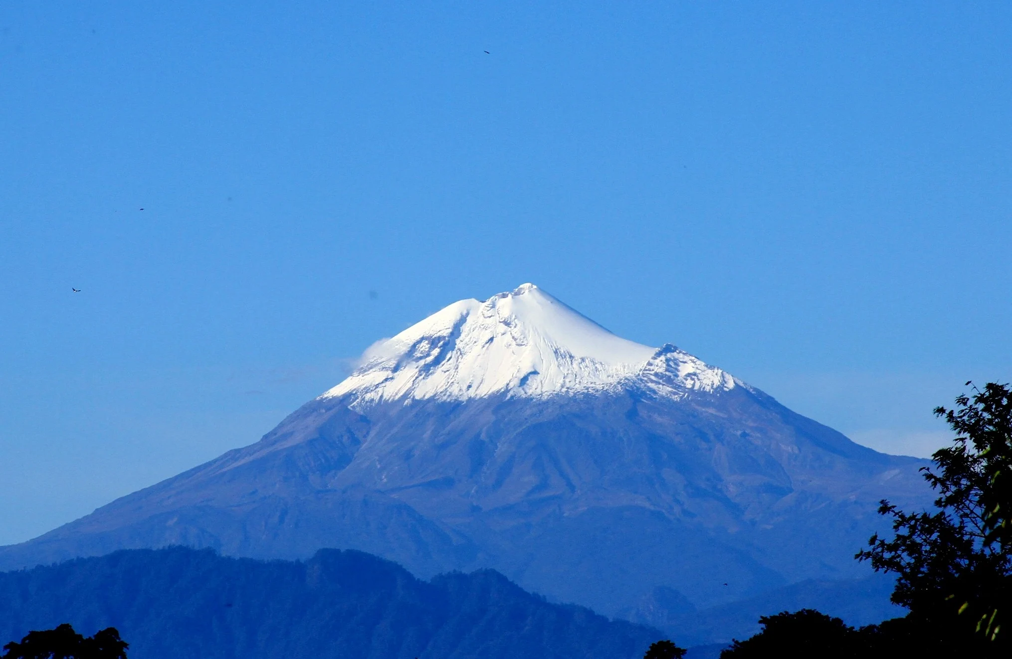 Cumbre nevada del Pico de Orizaba vista a distancia