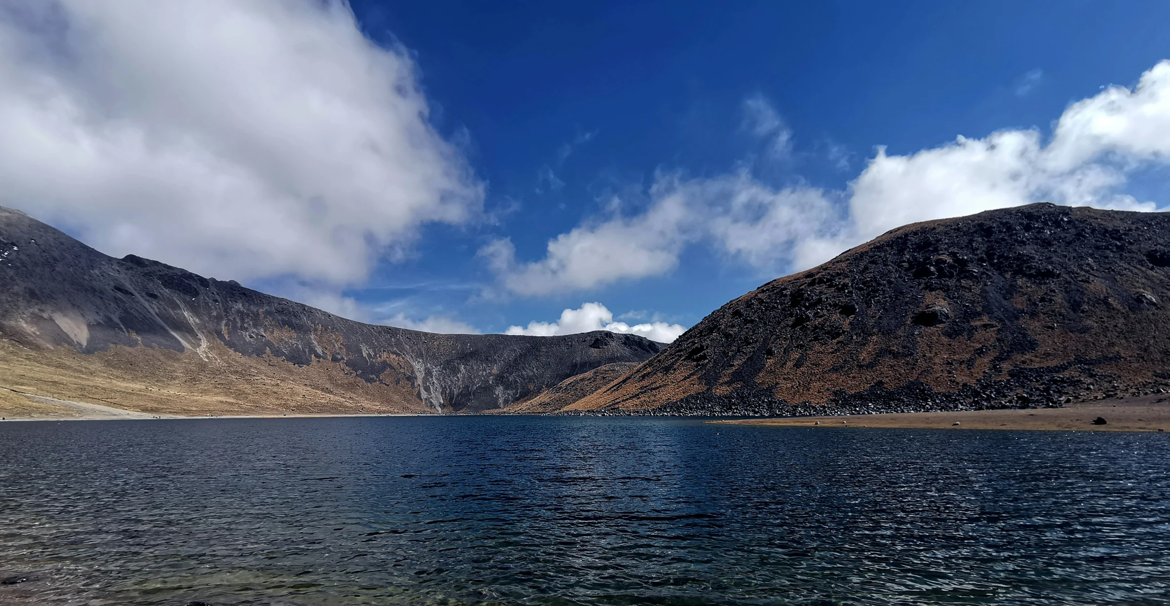 Laguna del Sol en el cráter del Nevado de Toluca